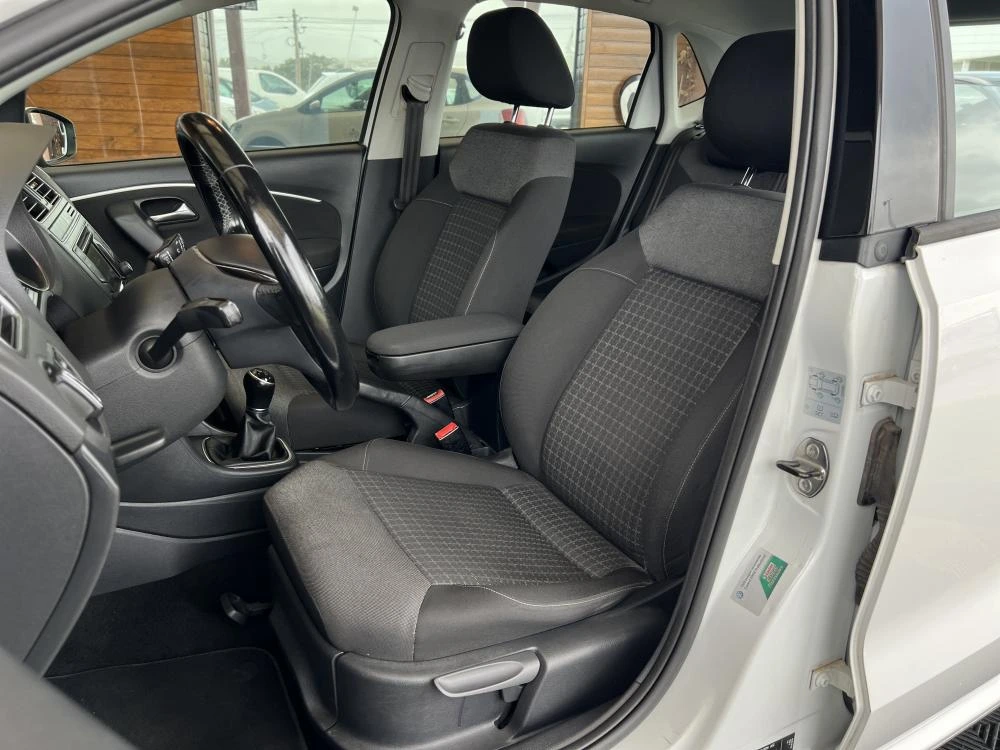 Volkswagen Polo 1.0 Confortline 6