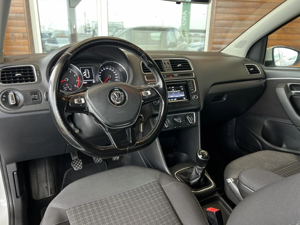 Volkswagen Polo 1.0 Confortline 8