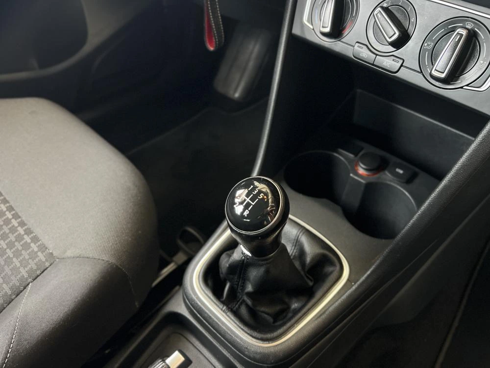 Volkswagen Polo 1.0 Confortline 22