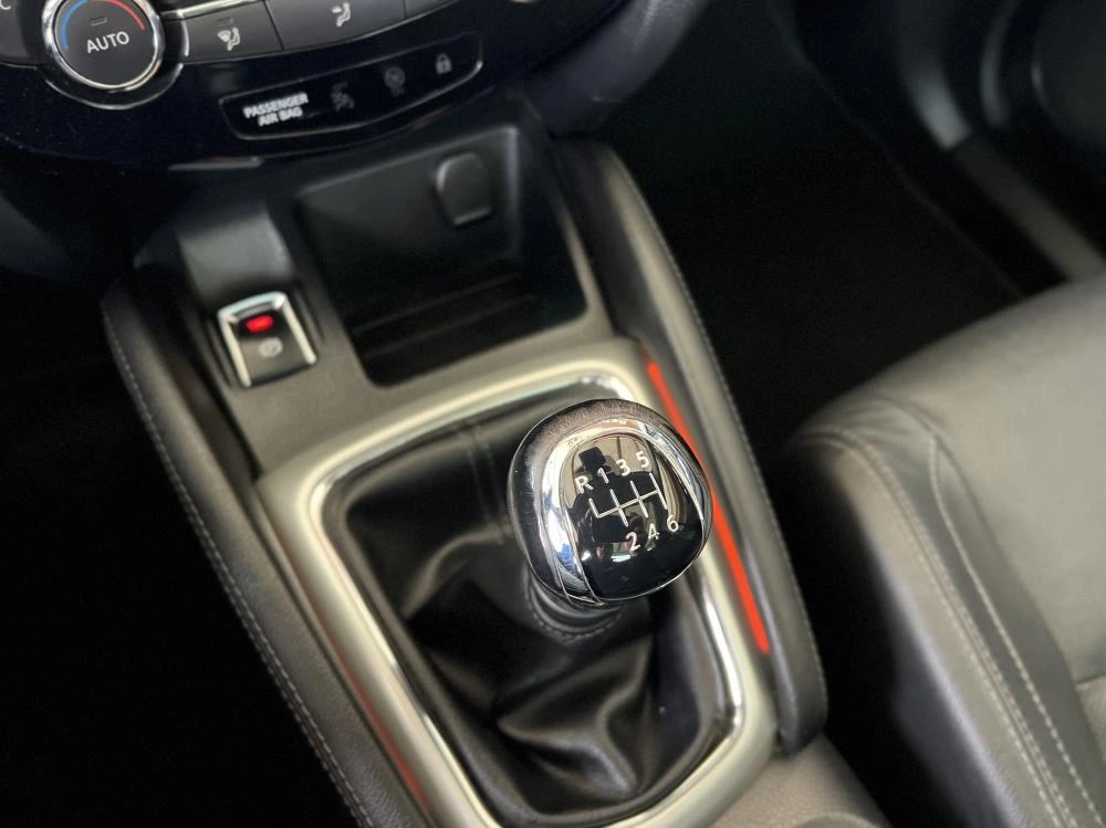 Nissan Qashqai 1.6 dCi Tekna 19 Pele 16