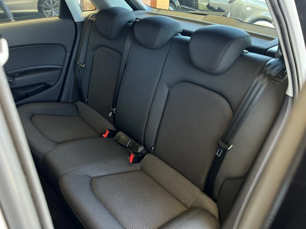 Audi A1 Sportback 1.6 TDI S-line 13