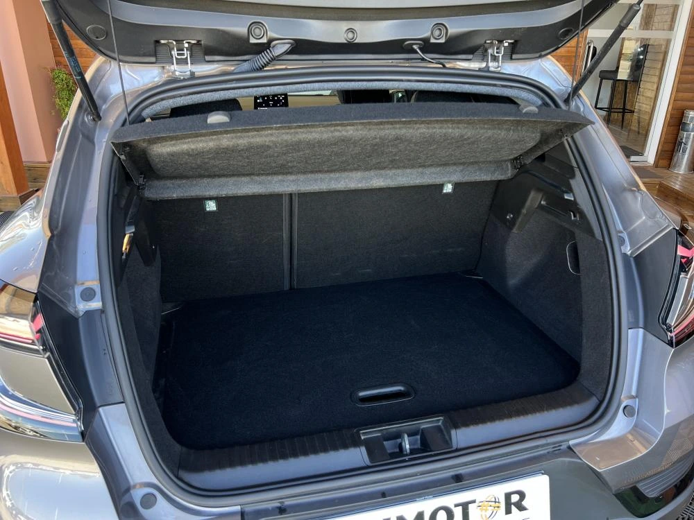 Renault Captur 1.0 TCe Techno Bi-Fuel c/ IVA Dedutivel 16