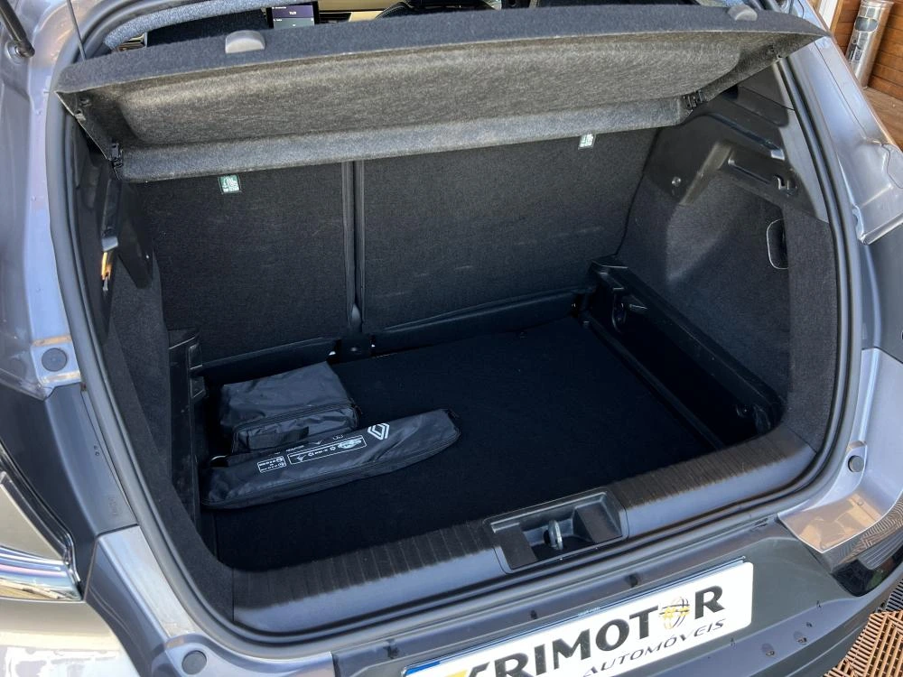 Renault Captur 1.0 TCe Techno Bi-Fuel c/ IVA Dedutivel 17