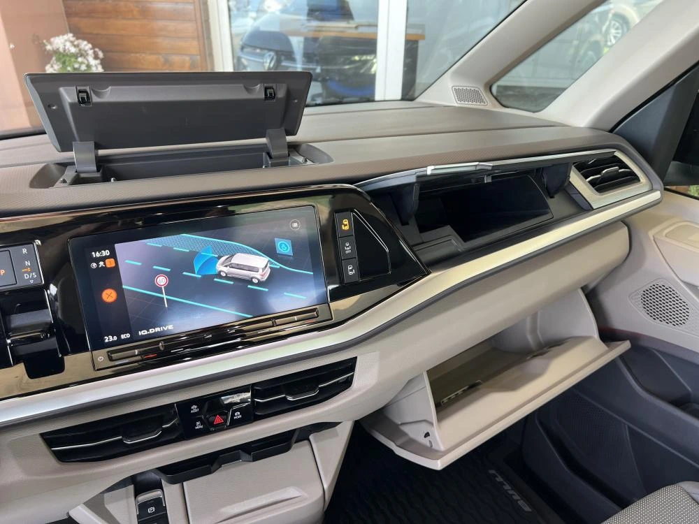 Volkswagen Multivan 1.4 TSI e-Hybrid Life DSG c/ IVA Dedutivel 21
