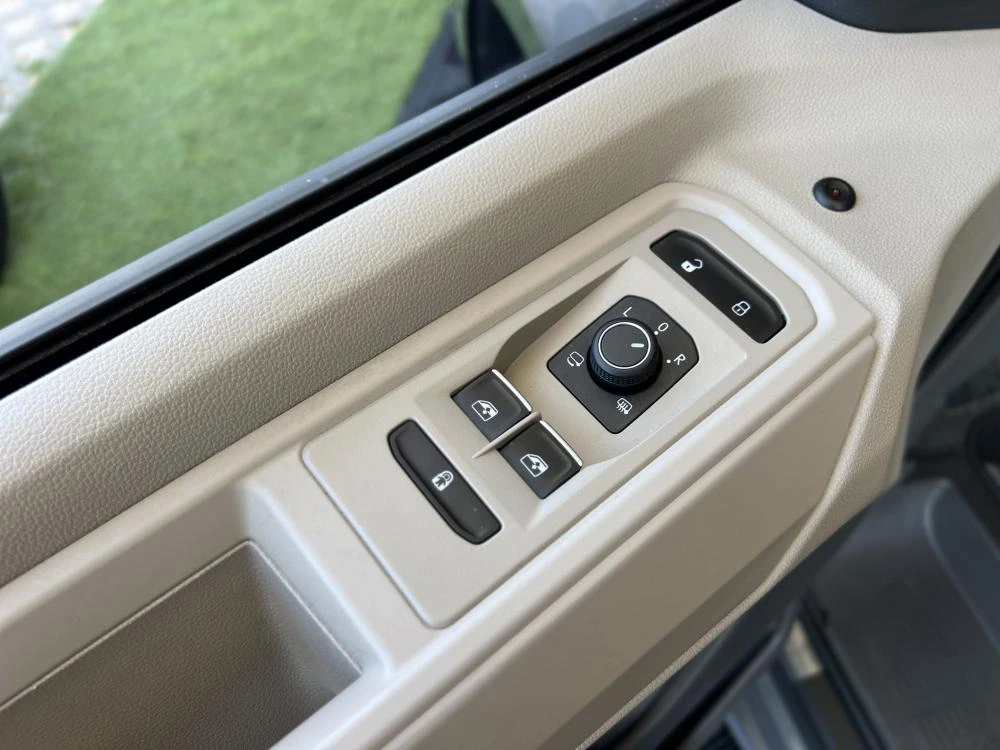Volkswagen Multivan 1.4 TSI e-Hybrid Life DSG c/ IVA Dedutivel 25