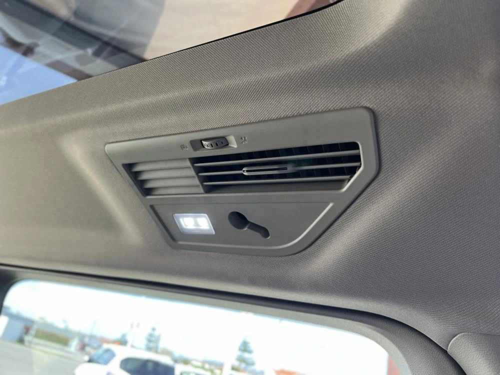 Volkswagen Multivan 1.4 TSI e-Hybrid Life DSG c/ IVA Dedutivel 33