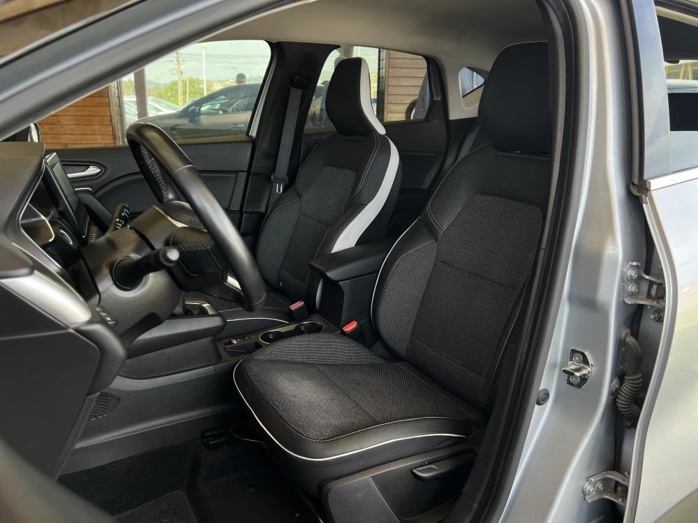Renault Captur 1.0 TCe Techno Bi-Fuel 7