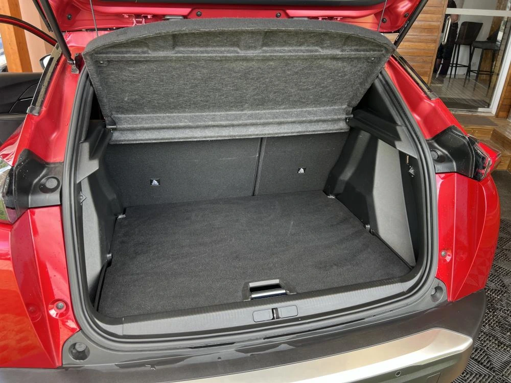 Peugeot 2008 1.5 BlueHDi GT 12