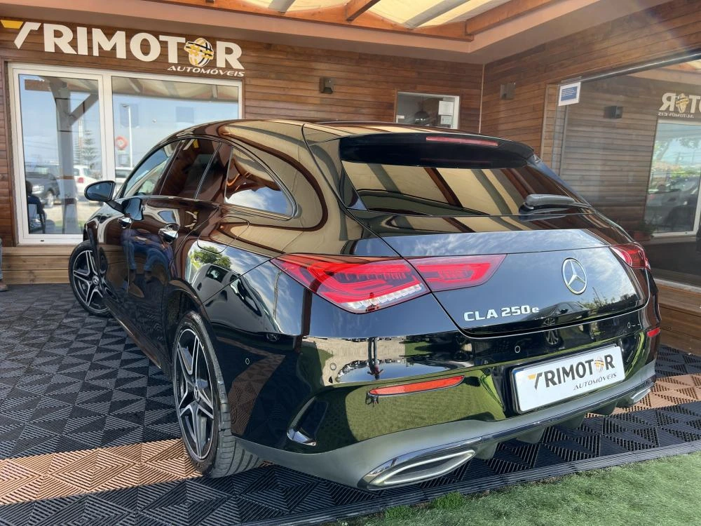 Mercedes-Benz CLA 250 e Shooting Brake AMG Line 4