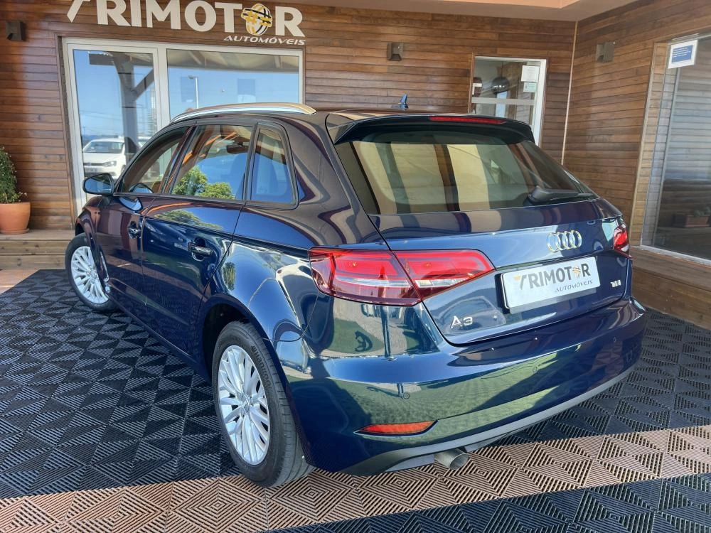 Audi A3 Sportback 1.6 TDI Advance 4