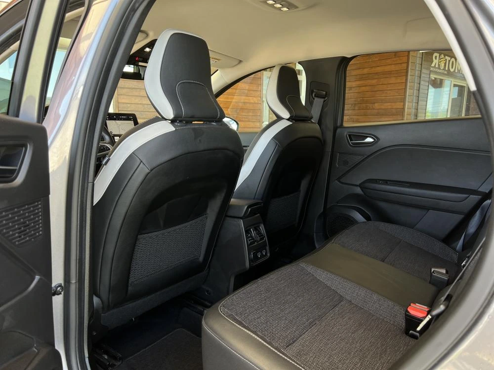 Renault Captur Techno Bi-Fuel 9