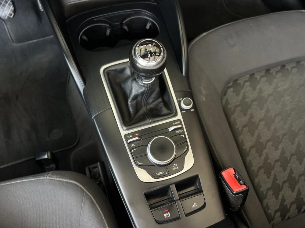 Audi A3 Cabrio 1.6 TDi Design 13