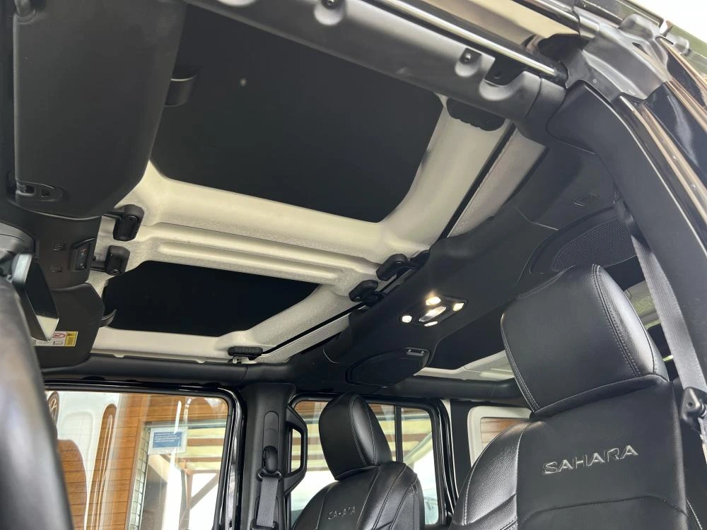 Jeep Wrangler Unlimited 2.0 TG 4xe Sahara c/ IVA Dedutivel 17