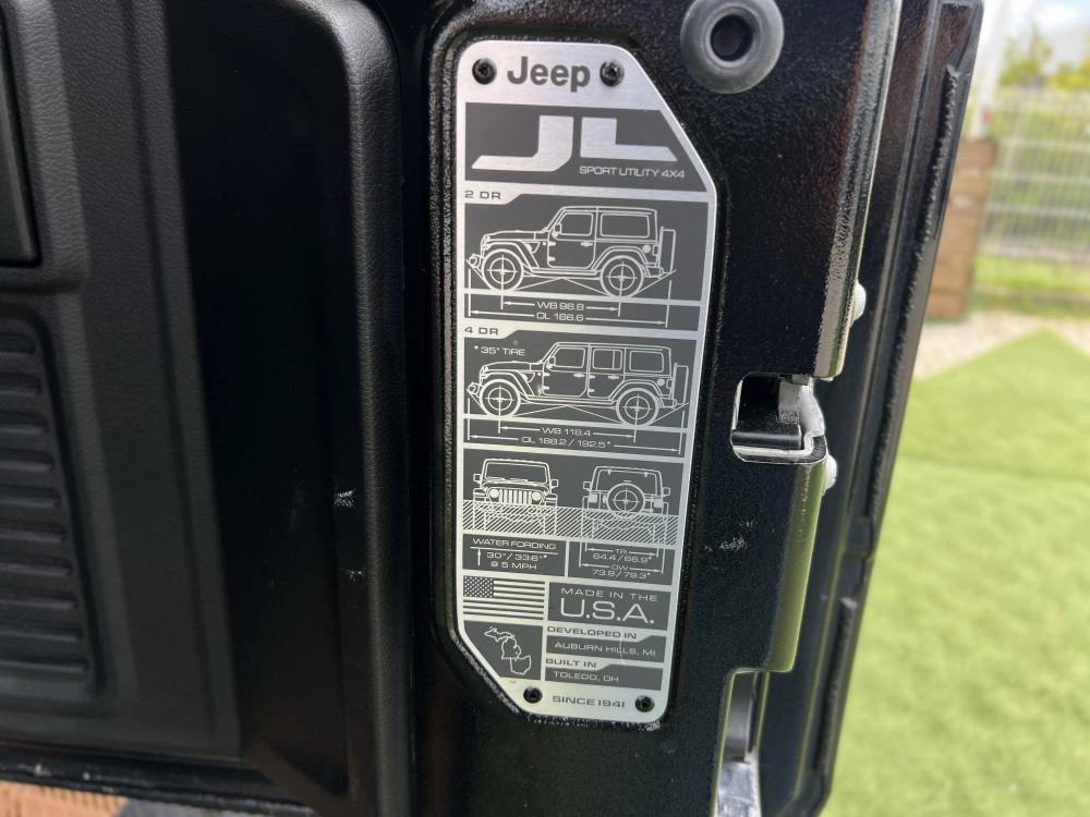 Jeep Wrangler Unlimited 2.0 TG 4xe Sahara c/ IVA Dedutivel 18