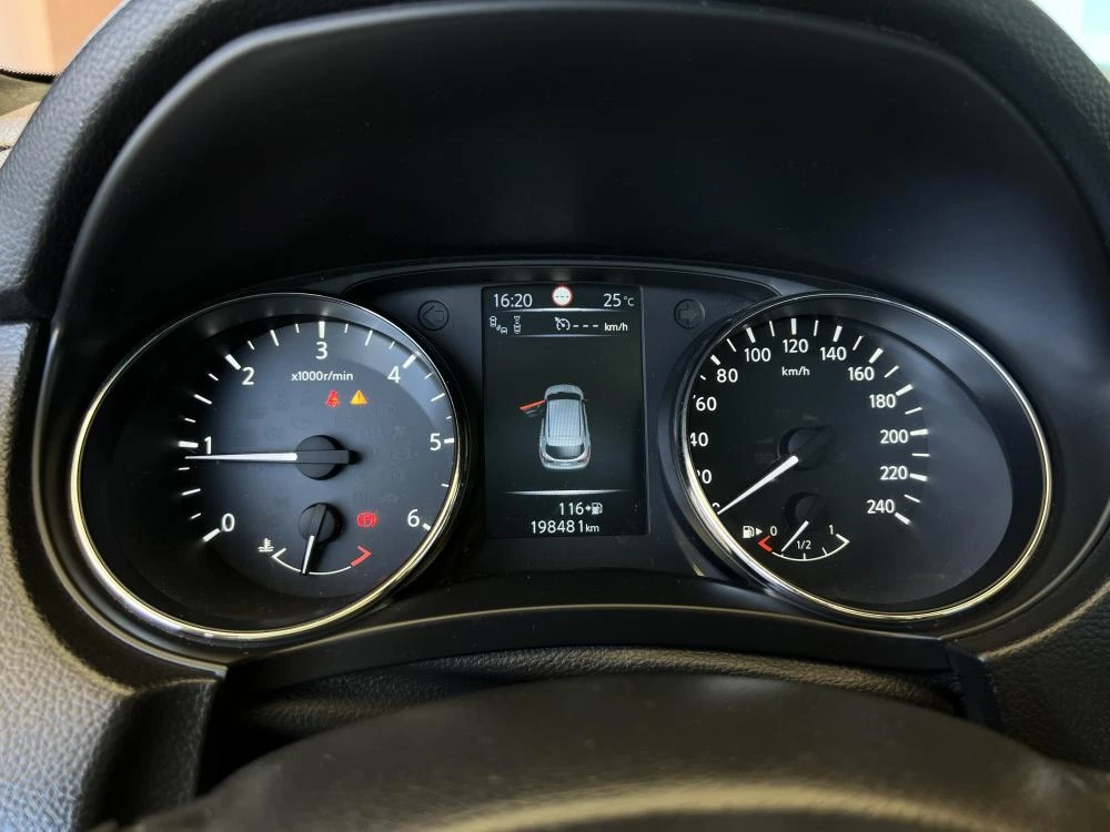 Nissan Qashqai 1.5 dCi Tekna 17