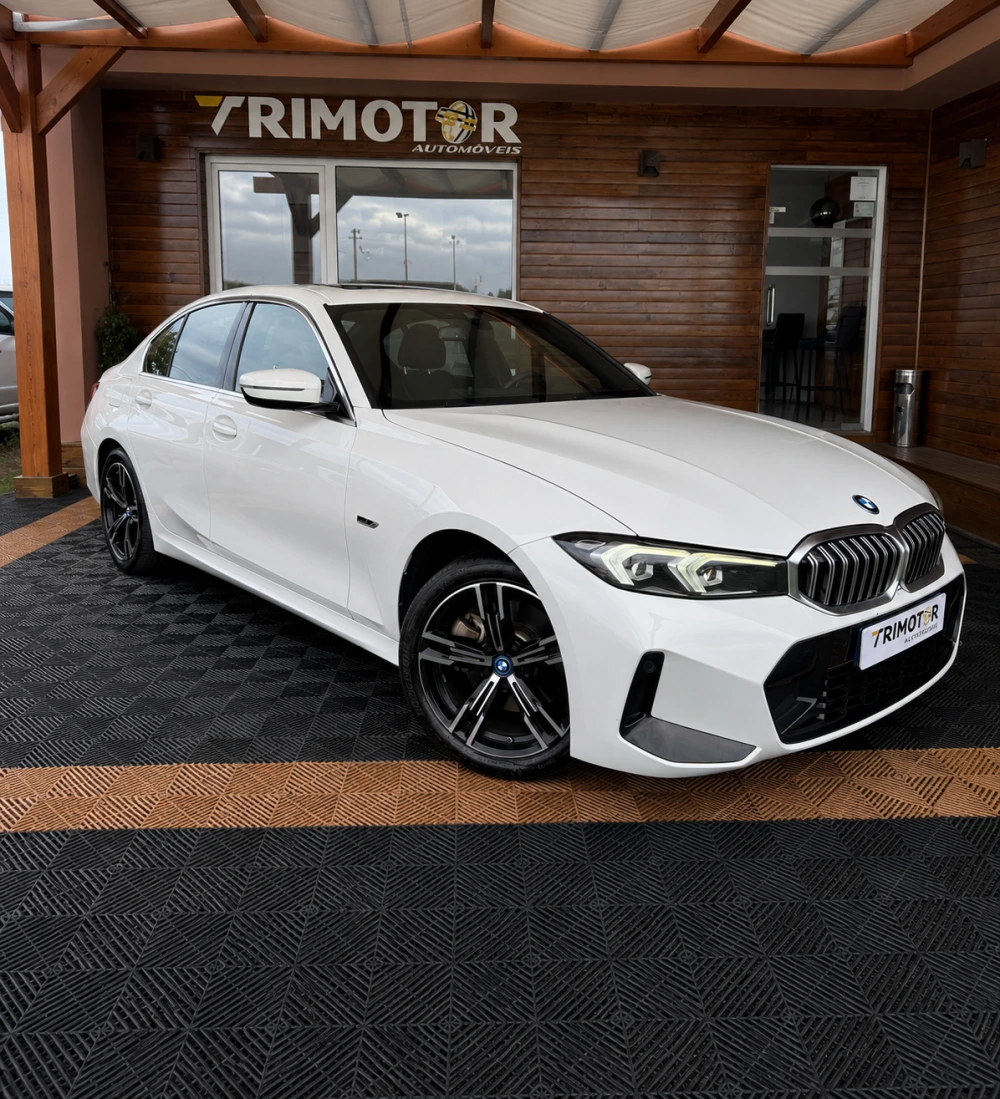 BMW 330 Pack M C/ Iva Dedutivel 1
