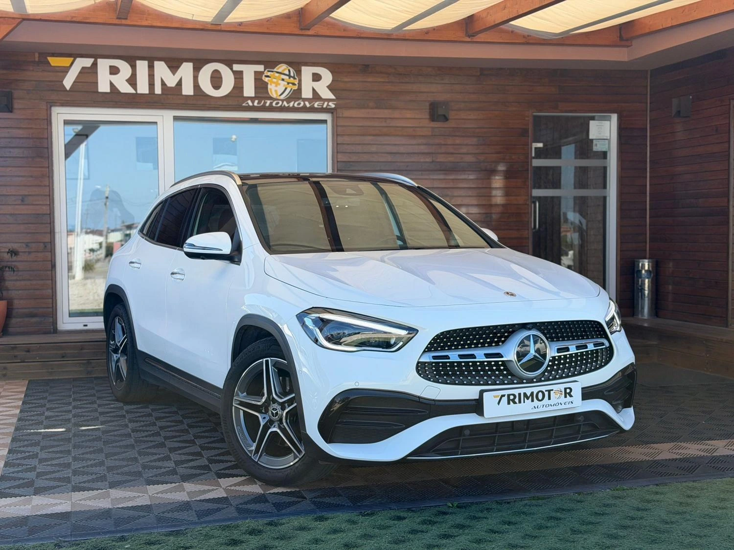 Mercedes-Benz GLA 180 d AMG Line 1