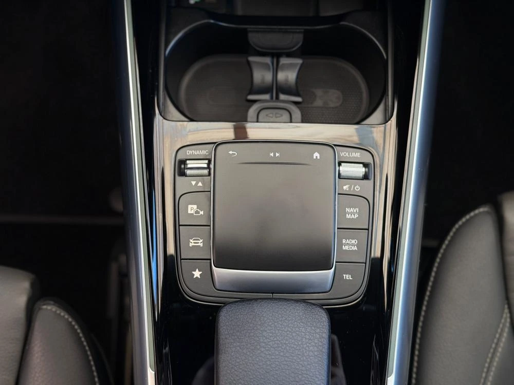 Mercedes-Benz GLA 180 d AMG Line 14