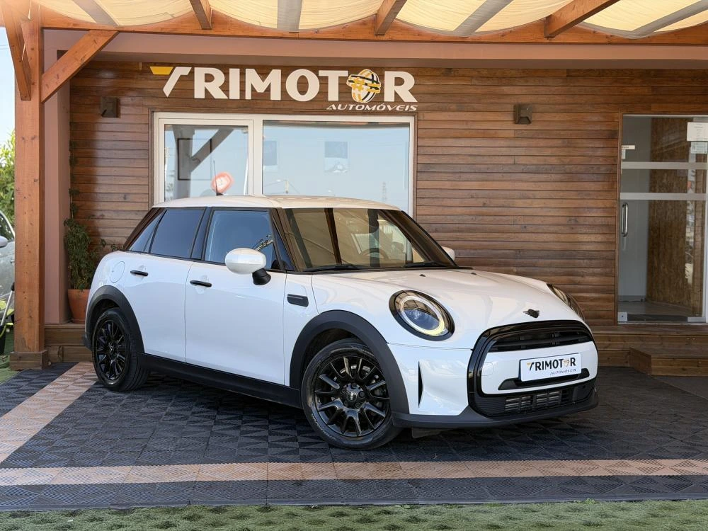 MINI 5 Portas Cooper ESSENTIAL 1