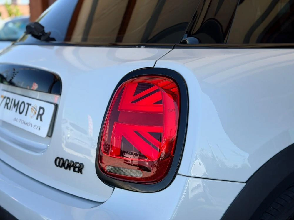 MINI 5 Portas Cooper ESSENTIAL 7