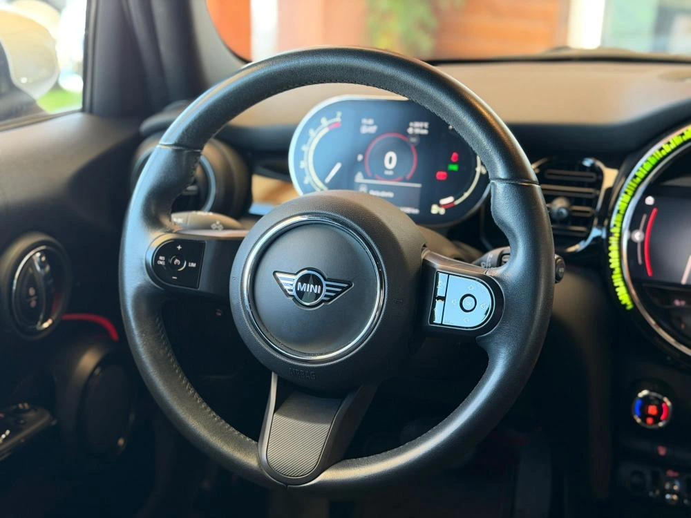 MINI 5 Portas Cooper ESSENTIAL 10