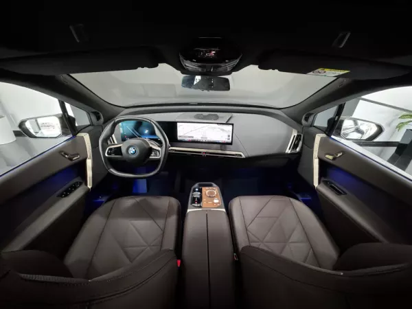 BMW iX2 xDrive 40 Pack Desportivo 5