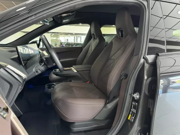 BMW iX2 xDrive 40 Pack Desportivo 6