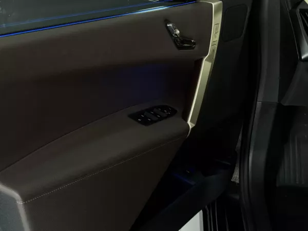 BMW iX2 xDrive 40 Pack Desportivo 11