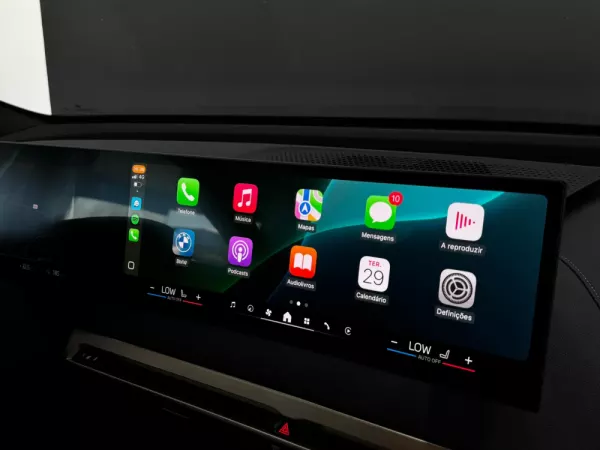 BMW iX2 xDrive 40 Pack Desportivo 29