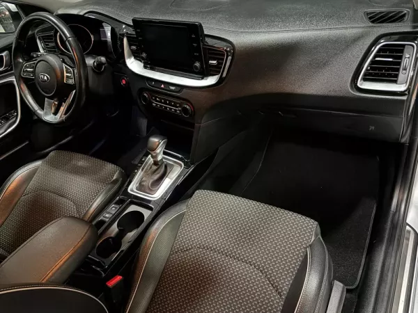 Kia Ceed SW 1.6 GDi PHEV Drive 6DCT 10