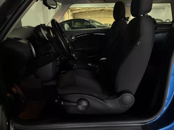 MINI 3 Portas One D 6