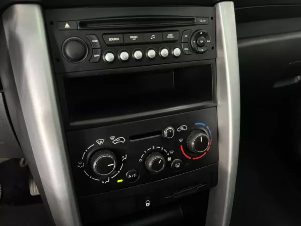 Peugeot 207 SW 1.4 VTi Active 14