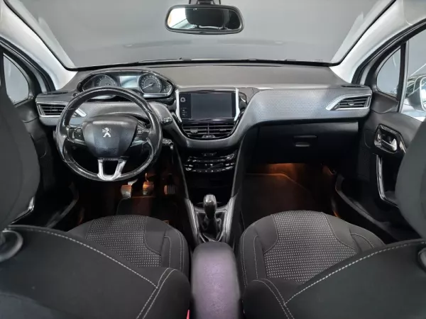 Peugeot 208 1.6 BlueHDi Style 5