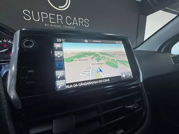 Peugeot 208 1.6 BlueHDi Style 12