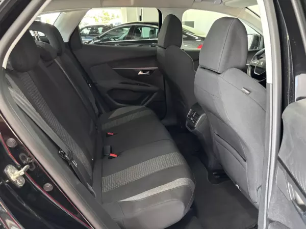 Peugeot 3008 1.5 BlueHDi Active Pack EAT8 8