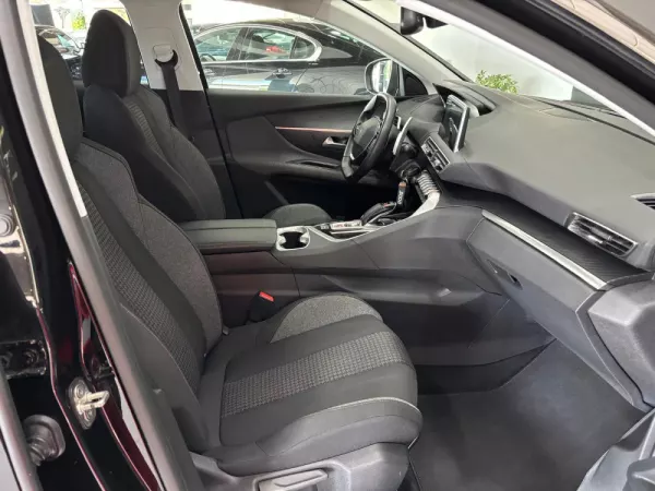 Peugeot 3008 1.5 BlueHDi Active Pack EAT8 9