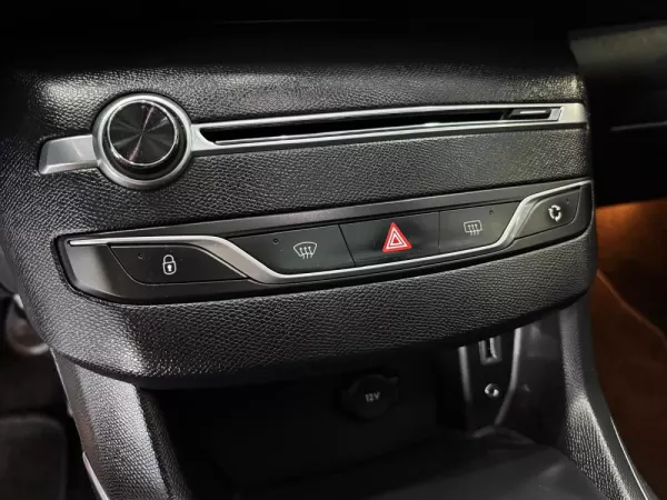 Peugeot 308 SW 1.6 BlueHDi Allure J17 15