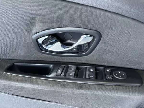 Renault Mégane Sport Tourer 15