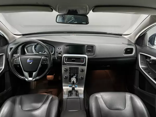 Volvo V60 5