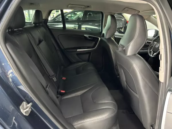 Volvo V60 8