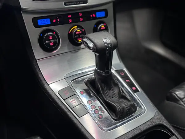 Volkswagen Passat 2.0 TDI Edition Highline DSG 13