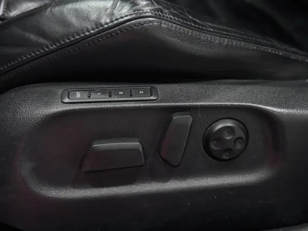 Volkswagen Passat 2.0 TDI Edition Highline DSG 17