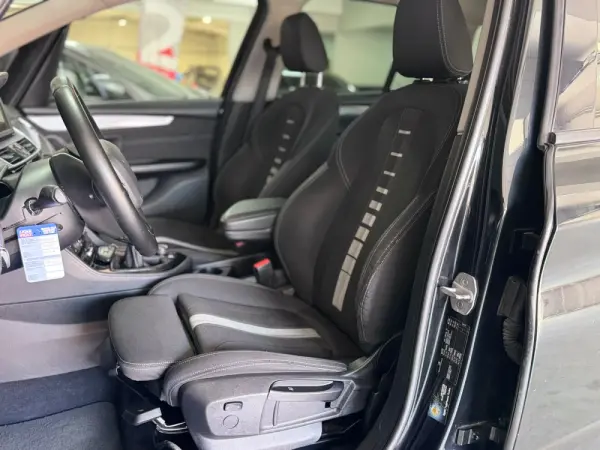 BMW 216 Gran Tourer d 7L Line Sport 5