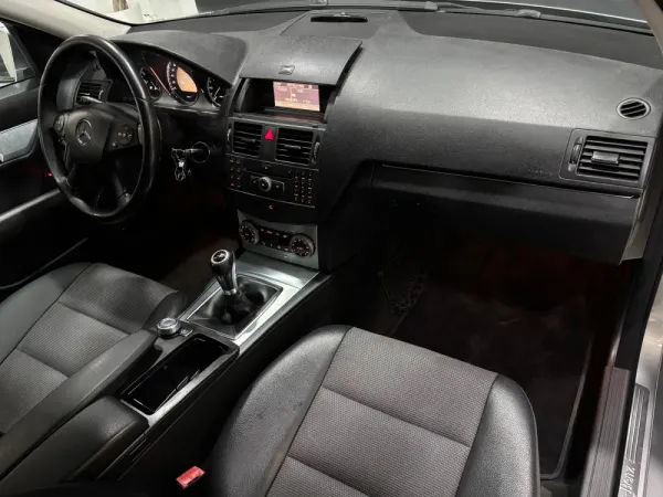 Mercedes-Benz C 220 CDi Avantgarde BlueEfficiency 10