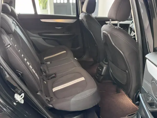 BMW 216 Gran Tourer d 7L Line Sport 8