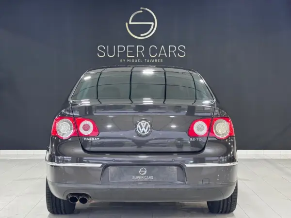 Volkswagen Passat 2.0 TDI Edition Highline DSG 4