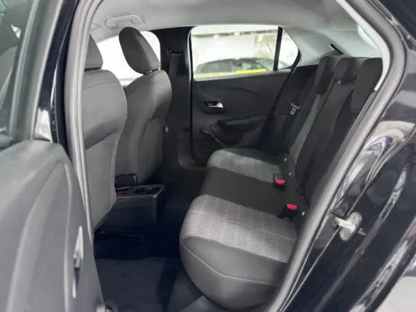 Opel Corsa 1.2 Business 8