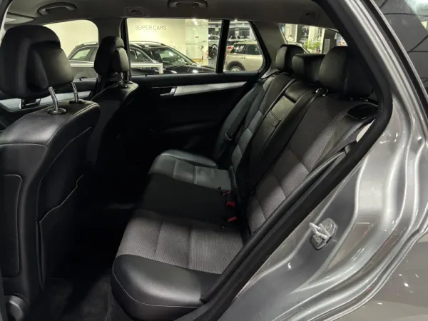 Mercedes-Benz C 220 CDi Avantgarde BlueEfficiency 7