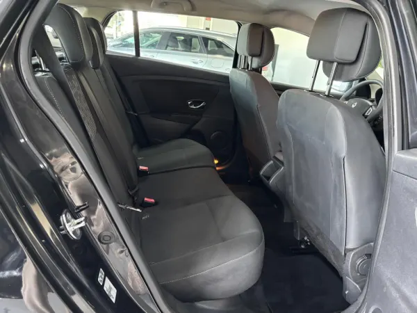 Renault Mégane Sport Tourer 1.5 dCi Dynamique SS 8