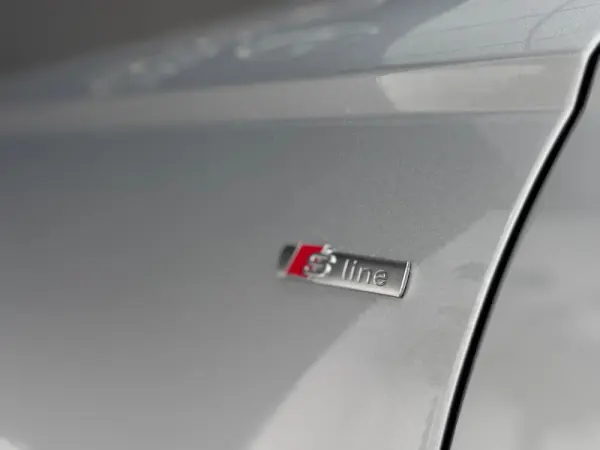 Audi A6 Avant 2.0 TDi S-line S tronic 23